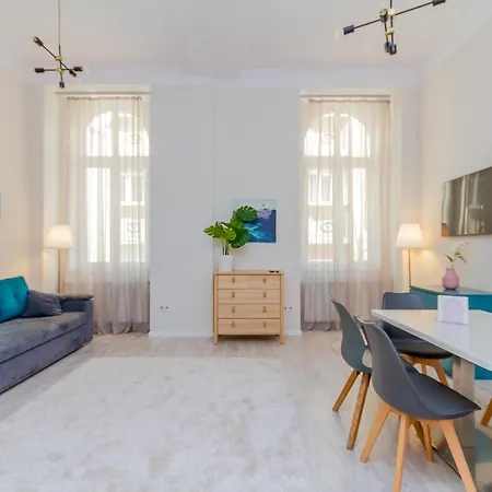 Dohany Str Downtown *